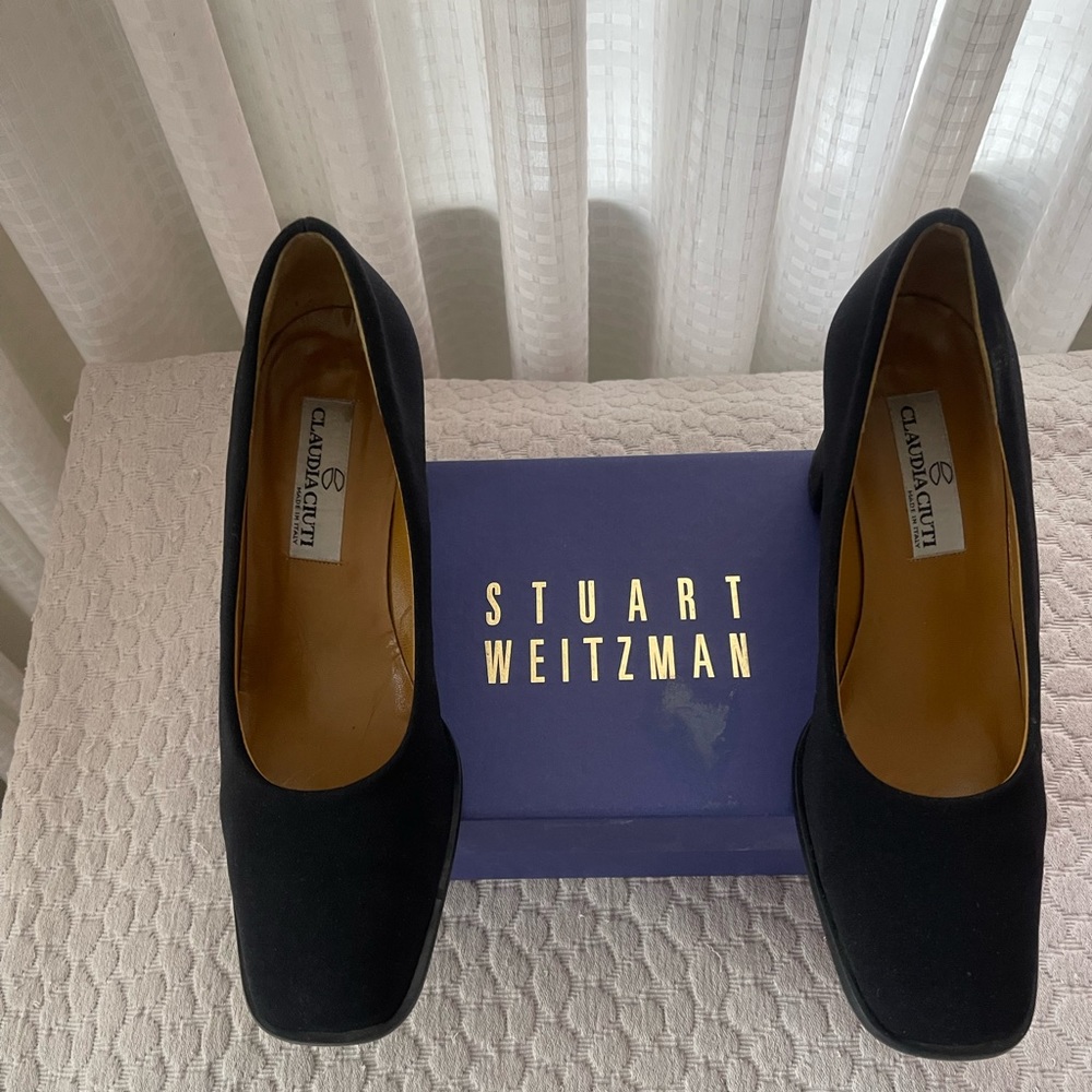 ClaudiaCiuti / Stuart Weitzman  crepe heels 👠9M for your holiday parties